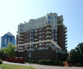 Normandale Tower in Bloomington, MN - Building Photo - Building Photo