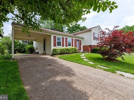 5307 Greenough Pl in Burke, VA - Building Photo