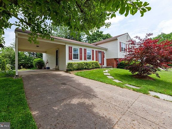 5307 Greenough Pl in Burke, VA - Building Photo