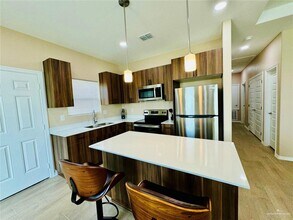 3013 W Driftwood St in Edinburg, TX - Building Photo - Building Photo