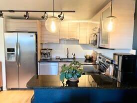 120 S Pennsylvania St, Unit 202 in Denver, CO - Building Photo