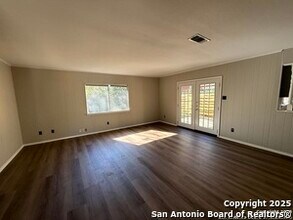 14158 Swallow Dr in San Antonio, TX - Building Photo - Building Photo