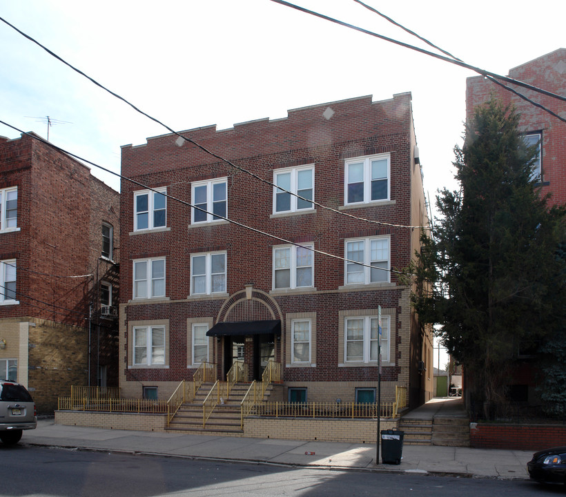 226-228 Avenue B in Bayonne, NJ - Building Photo