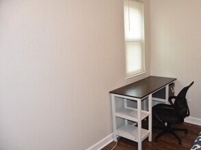 650 W Tharpe St in Tallahassee, FL - Building Photo - Building Photo