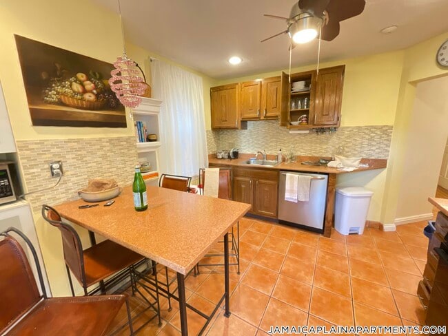 11 Chilcott Pl in Boston, MA - Building Photo - Building Photo