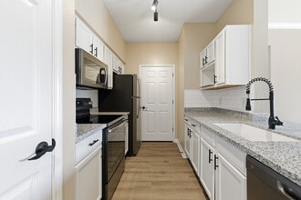 The Boulevard at Deer Park in Deer Park, TX - Building Photo - Interior Photo