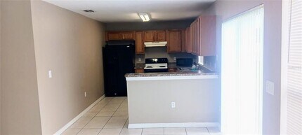 502 Albatross Dr in Poinciana, FL - Building Photo - Building Photo