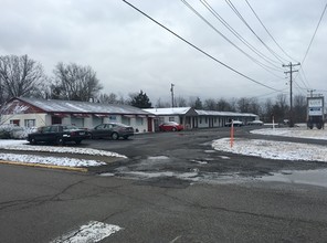 The Ranch Apartments in West Jefferson, OH - Building Photo - Building Photo