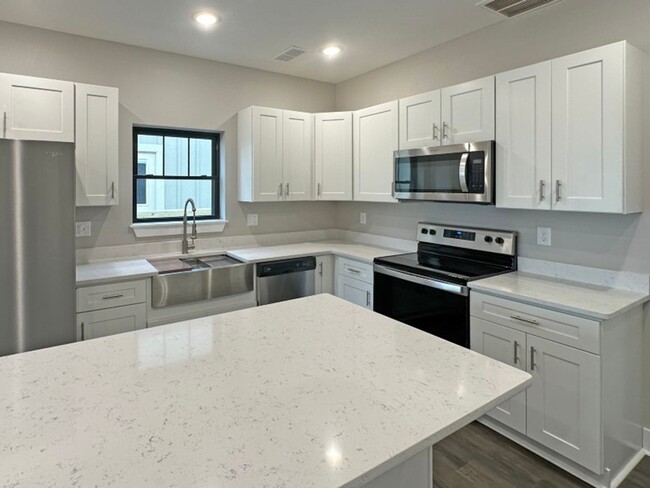 property at 6 Estes Wy