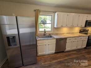 25.5 Woodrow Ave in Asheville, NC - Building Photo - Building Photo