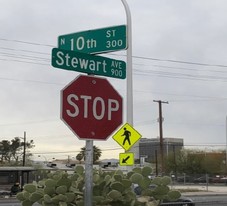 1005 Stewart Ave in Las Vegas, NV - Foto de edificio - Building Photo