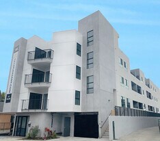 1614 Pleasant Ave, Unit 204 in Los Angeles, CA - Building Photo