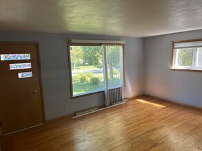 511 Keyes St, Unit Lower in Menasha, WI - Building Photo - Building Photo