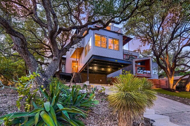 2612 Carnarvon Ln in Austin, TX - Building Photo - Building Photo