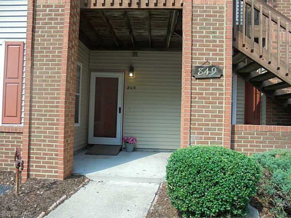 849 Gas Light Ln in Virginia Beach, VA - Building Photo - Building Photo