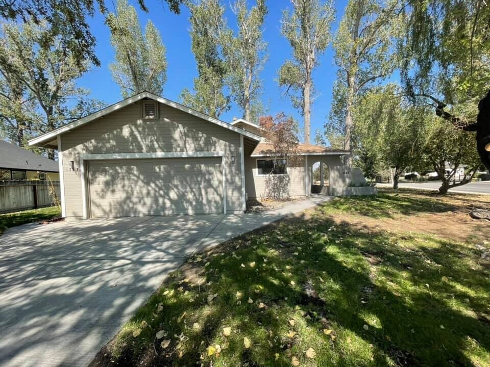 1343 Wilson Cir in Gardnerville, NV - Building Photo