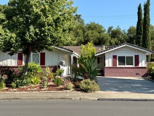 property at 563 Hubbard Ave