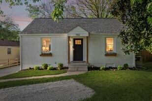 902 Broadmoor Dr in Nashville, TN - Building Photo