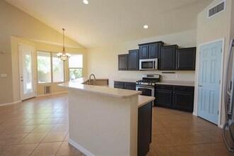 363 E Via Puente De La Lluvia in Sahuarita, AZ - Building Photo - Building Photo