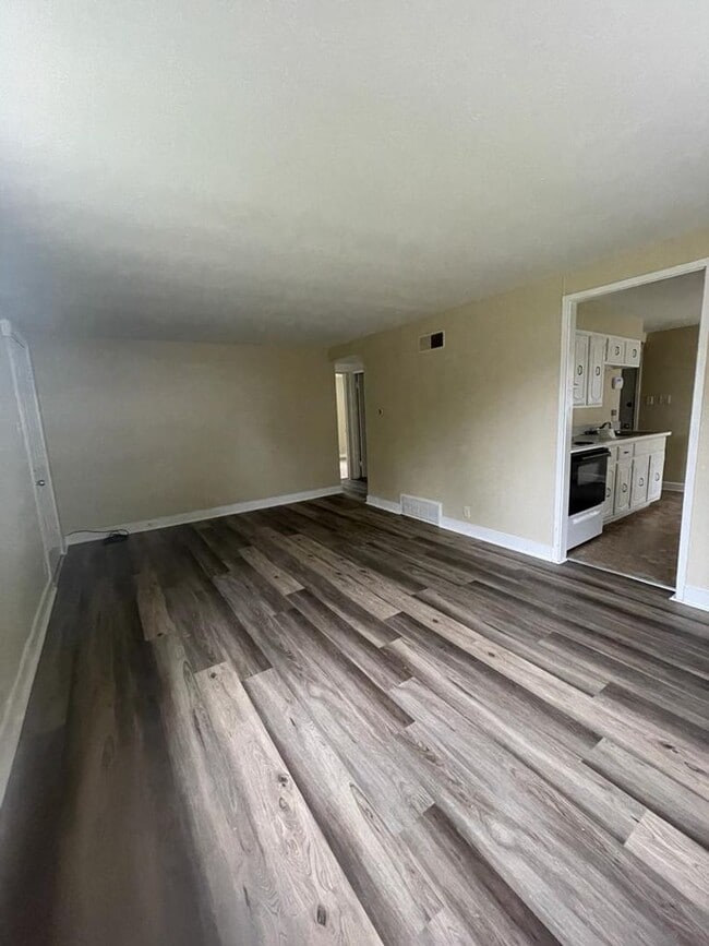 2421 Hollywood Pl in South Bend, IN - Building Photo - Building Photo