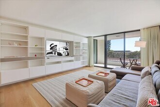 1220 Coast Village Rd in Montecito, CA - Building Photo - Building Photo