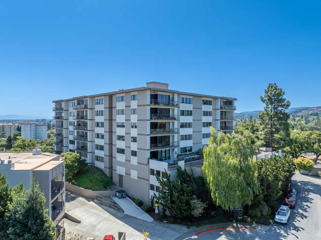 Top of the Mounds in San Mateo, CA - Building Photo - Building Photo