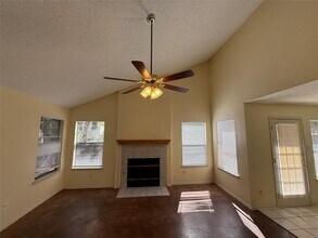 12803 Humphrey Dr in Austin, TX - Building Photo - Building Photo