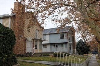 695 N 100 W St in Provo, UT - Foto de edificio - Building Photo