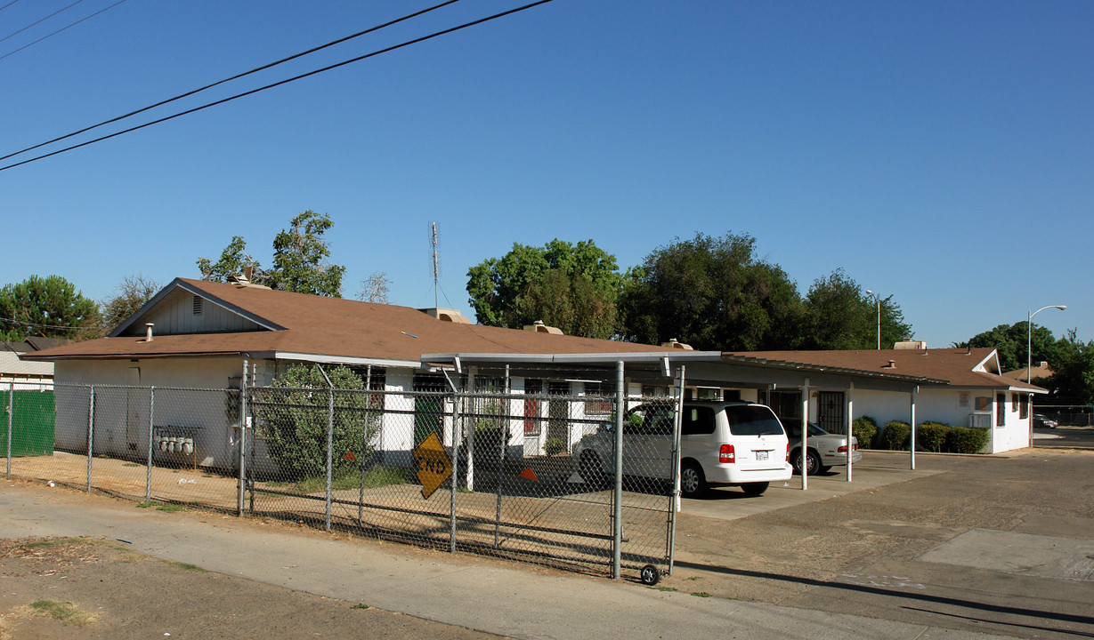 456 E Stanislaus St in Fresno, CA - Building Photo