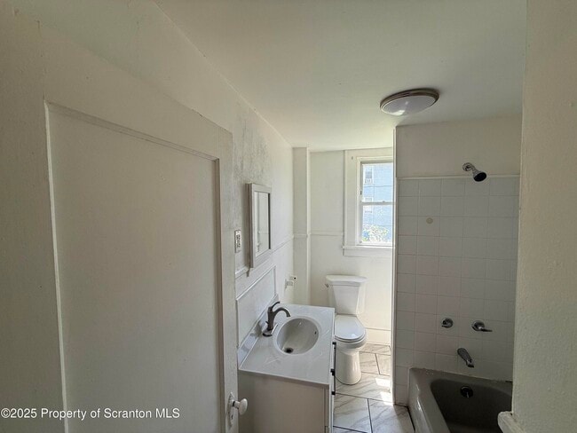 1415 Cedar Ave in Scranton, PA - Building Photo - Building Photo