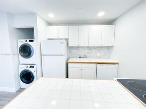 1826 My Pl Ln in West Palm Beach, FL - Building Photo - Building Photo