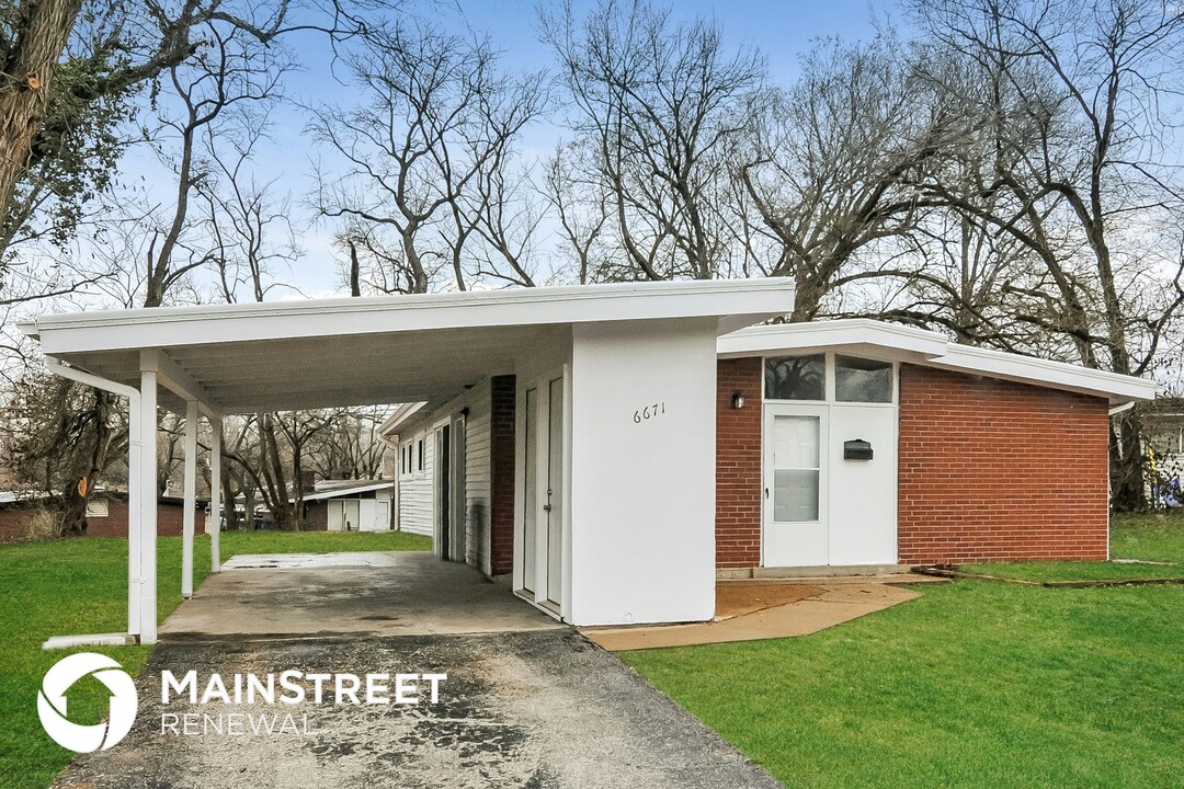 6671 Bitteroot Ln in Berkeley, MO - Building Photo