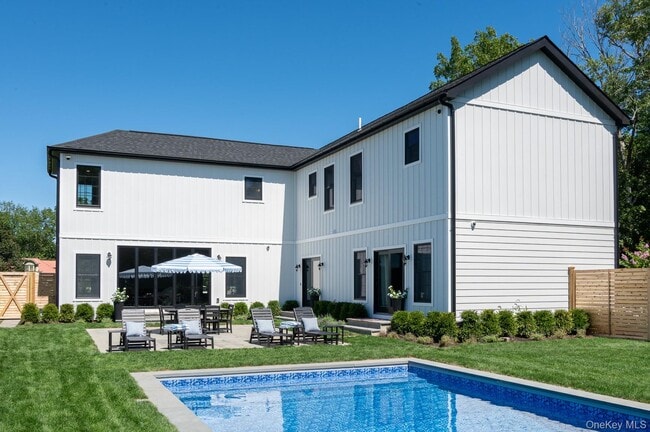 property at 70 Arshamomaque Ave