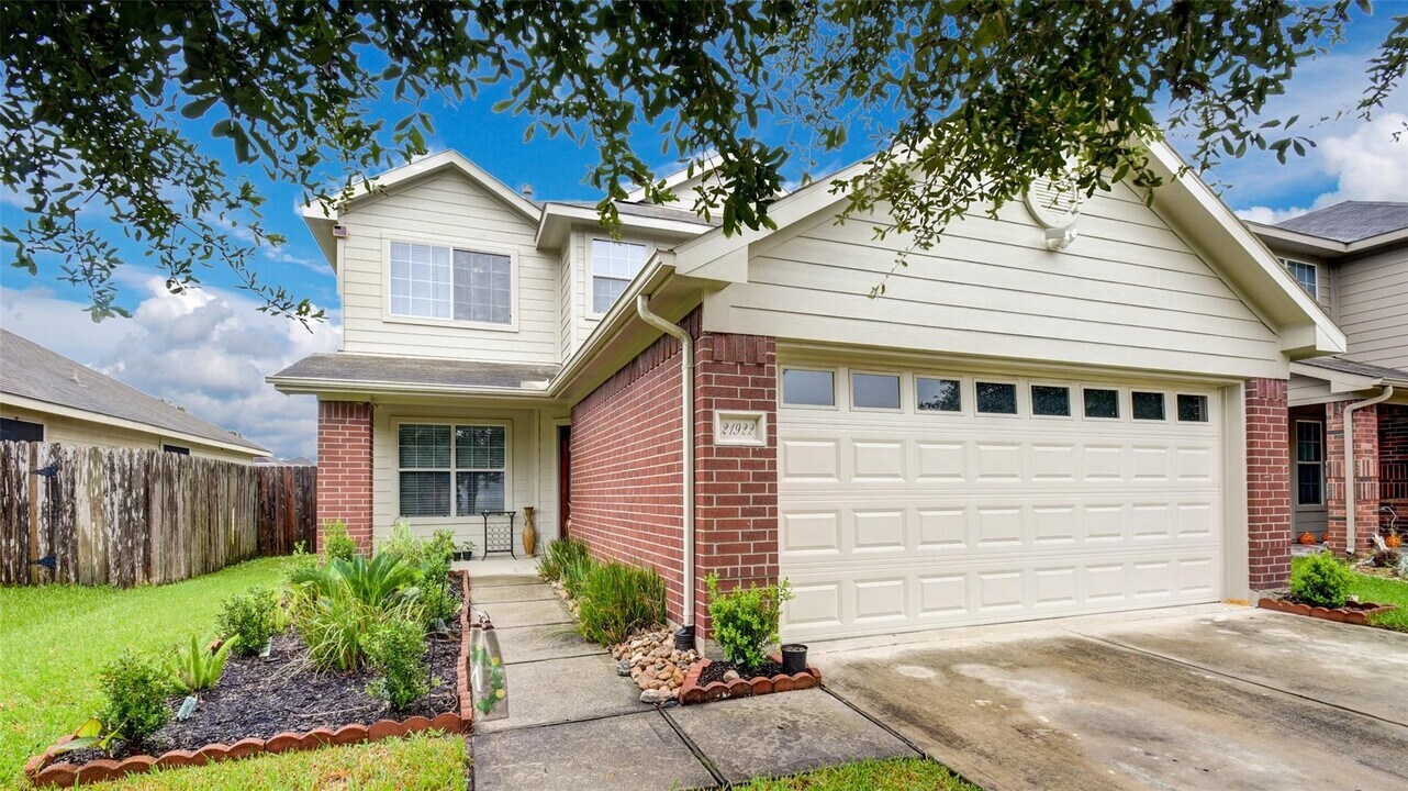 21922 Paril Creek Dr in Houston, TX - Building Photo