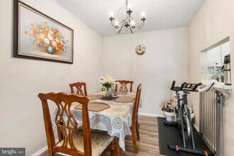 27 Mendrey Ct in Trenton, NJ - Building Photo - Building Photo