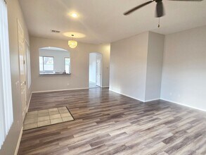 2038 W Olive Way in Chandler, AZ - Building Photo - Building Photo