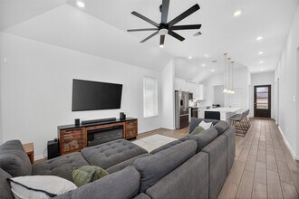 18830 Shadowfax Trl in Tomball, TX - Building Photo - Building Photo