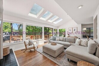 280 Oakcrest Rd in San Anselmo, CA - Building Photo - Building Photo