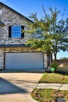 3205 Victorian Manor Ln in Houston, TX - Building Photo