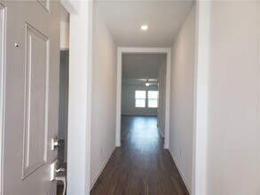 104 Mountain Maple St in Hutto, TX - Building Photo - Building Photo