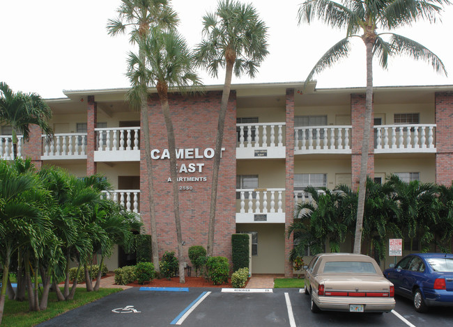 Camelot East Apartments in Fort Lauderdale, FL - Building Photo - Building Photo