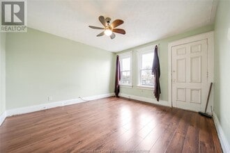1310 Gladstone Ave in Windsor, ON - Building Photo - Building Photo