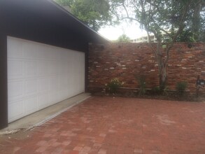 910 N Grandview Ave in Daytona Beach, FL - Building Photo - Building Photo