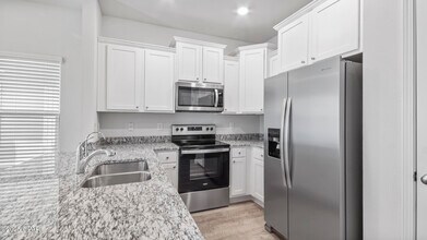 1674 Caleigh Ct in Lynn Haven, FL - Building Photo - Building Photo
