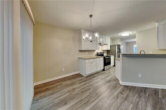 7003 Hampshire Ct in Woodstock, GA - Building Photo - Building Photo