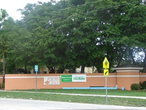 Auburn Trace Apartments in Delray Beach, FL - Building Photo - Building Photo