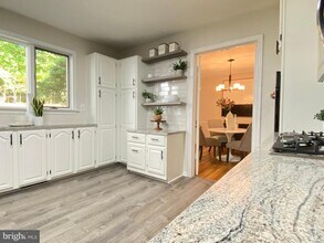 11509 Parkedge Dr in Rockville, MD - Building Photo - Building Photo