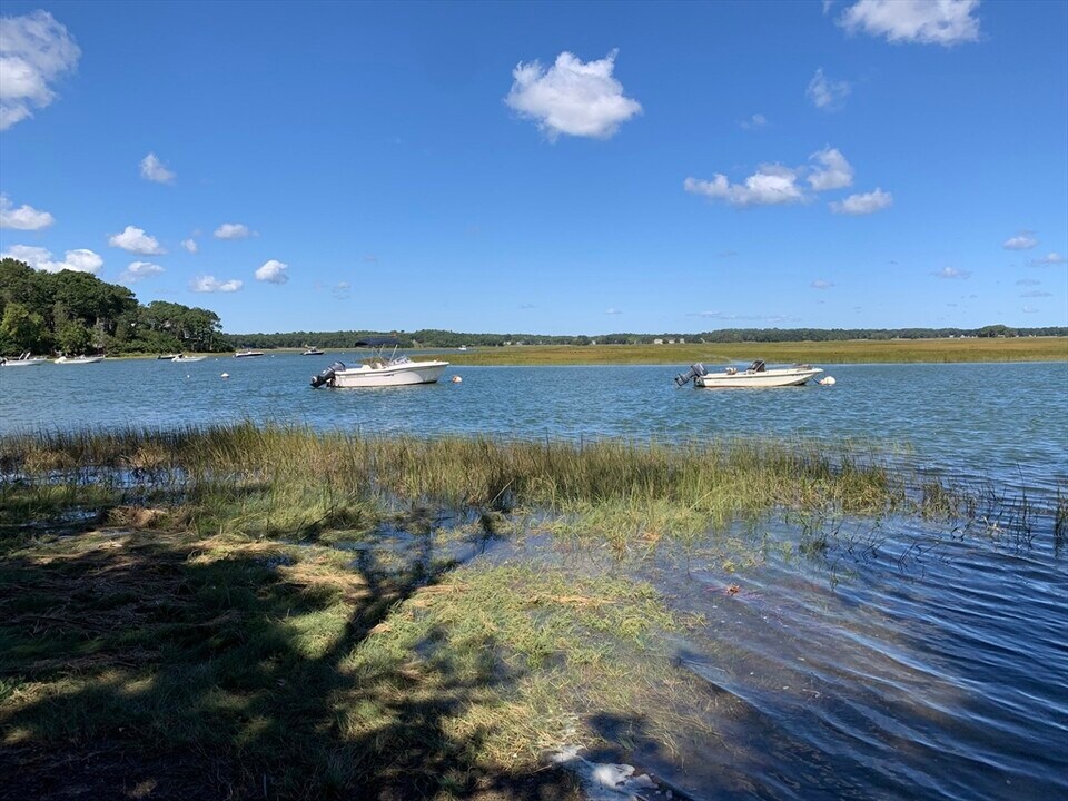 45 Old Cove Rd in Duxbury, MA - Building Photo