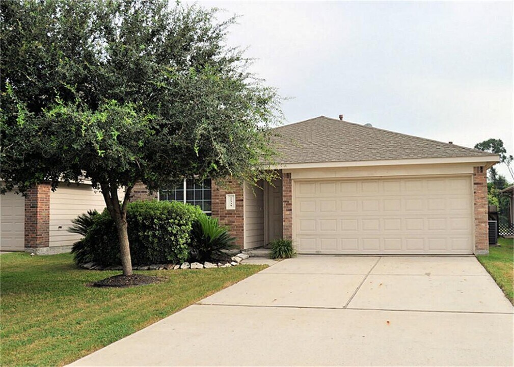 11738 Pinemeade Ln in Tomball, TX - Building Photo