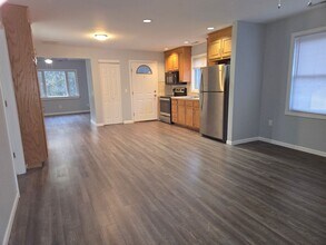 329 Mohegan Rd in Shelton, CT - Building Photo - Building Photo